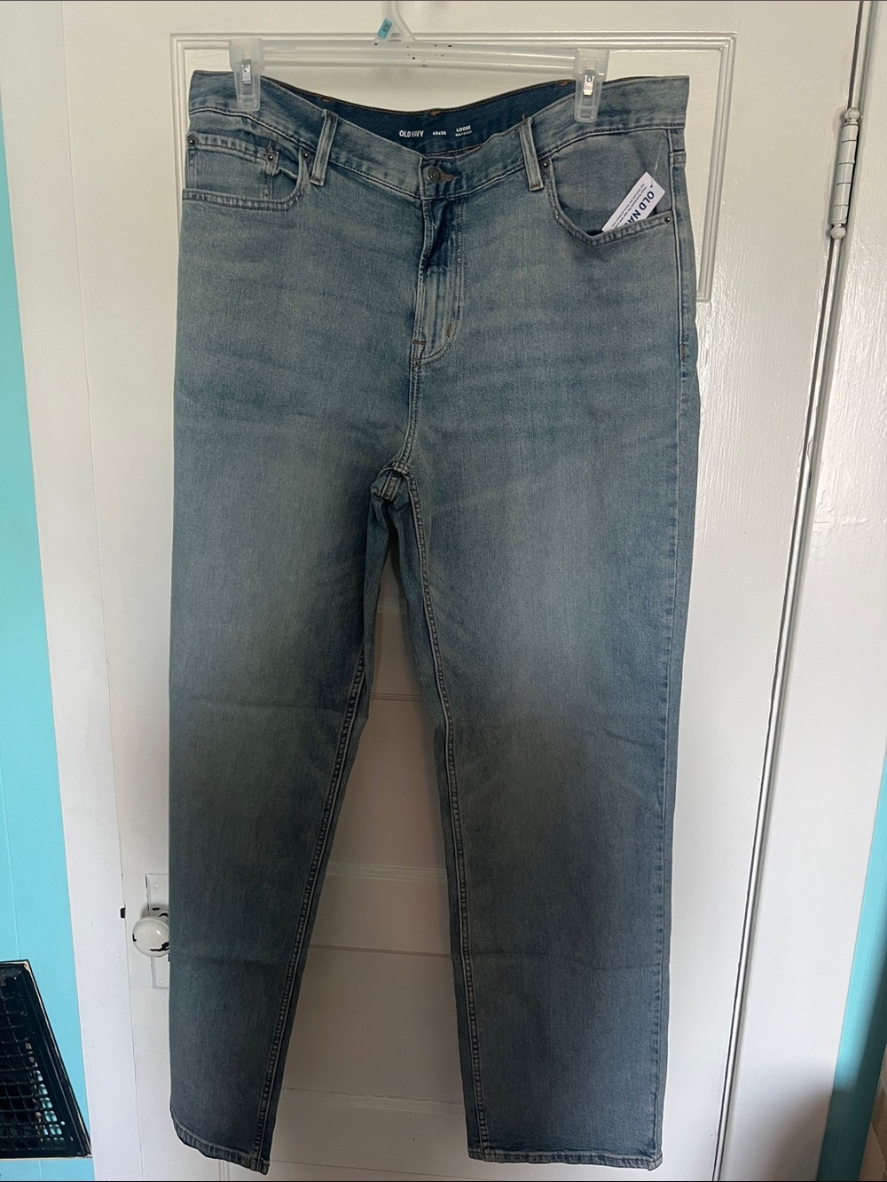 Men's Light Blue Straight-Leg Jeans